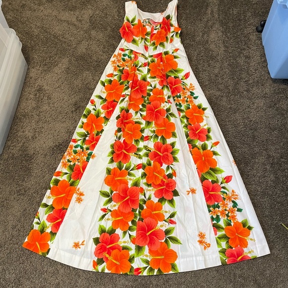 Vintage Ui-Maikai Hawaiian Floral Dress - Picture 10 of 11